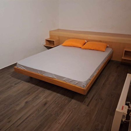 Dom Klementa Juga Hotell Lepena Exteriör bild